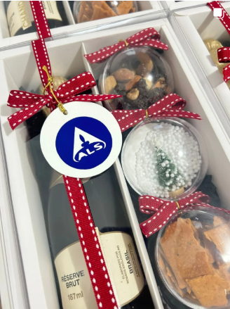 Kit de Natal com esferas personalizadas