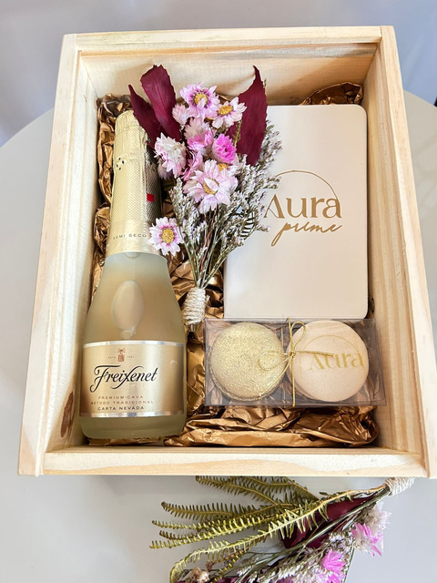 Kit com espumante e chocolates